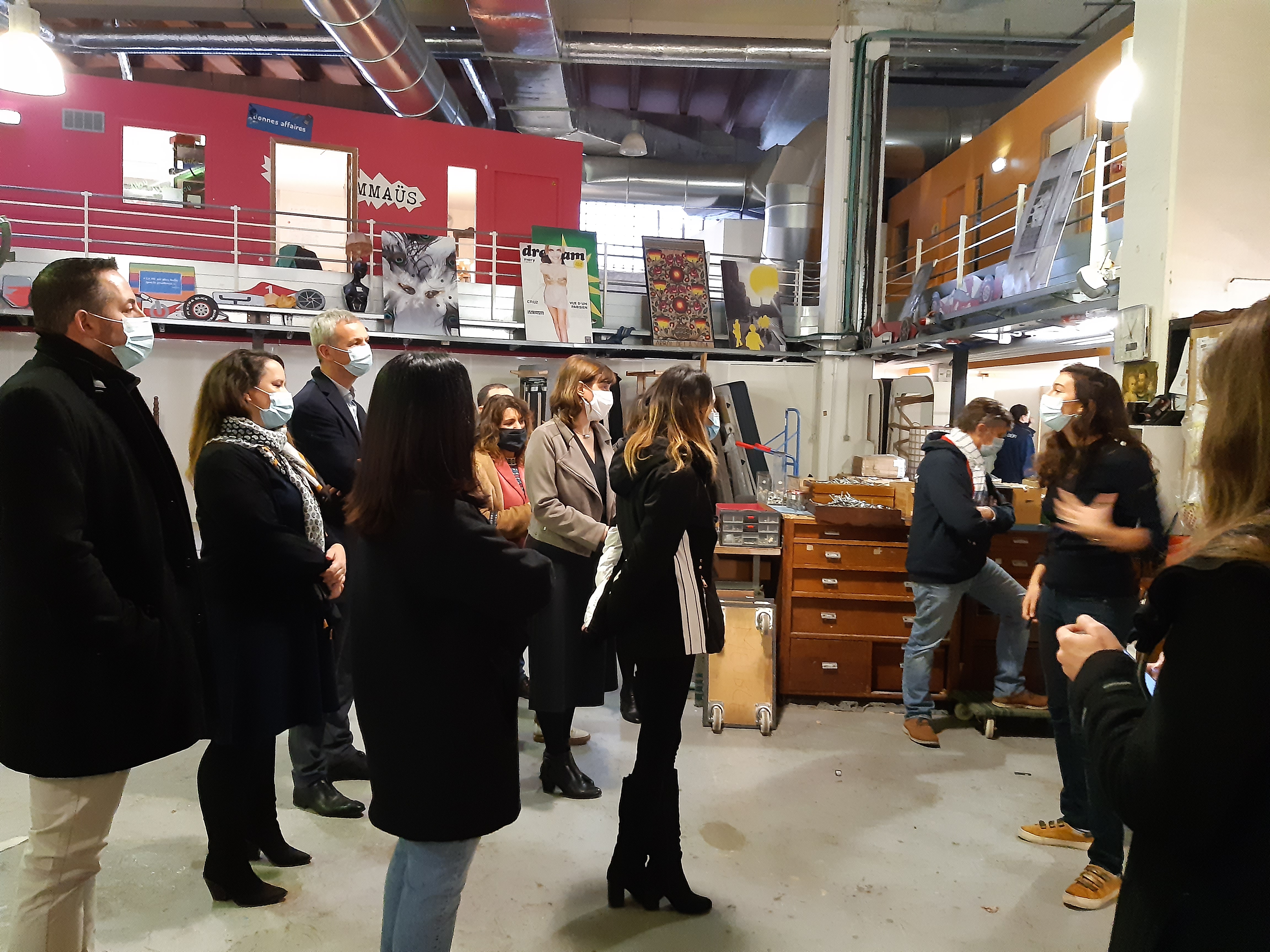 Visite du site Emmaüs Défi à Paris par les collaborateurs FM Logistic