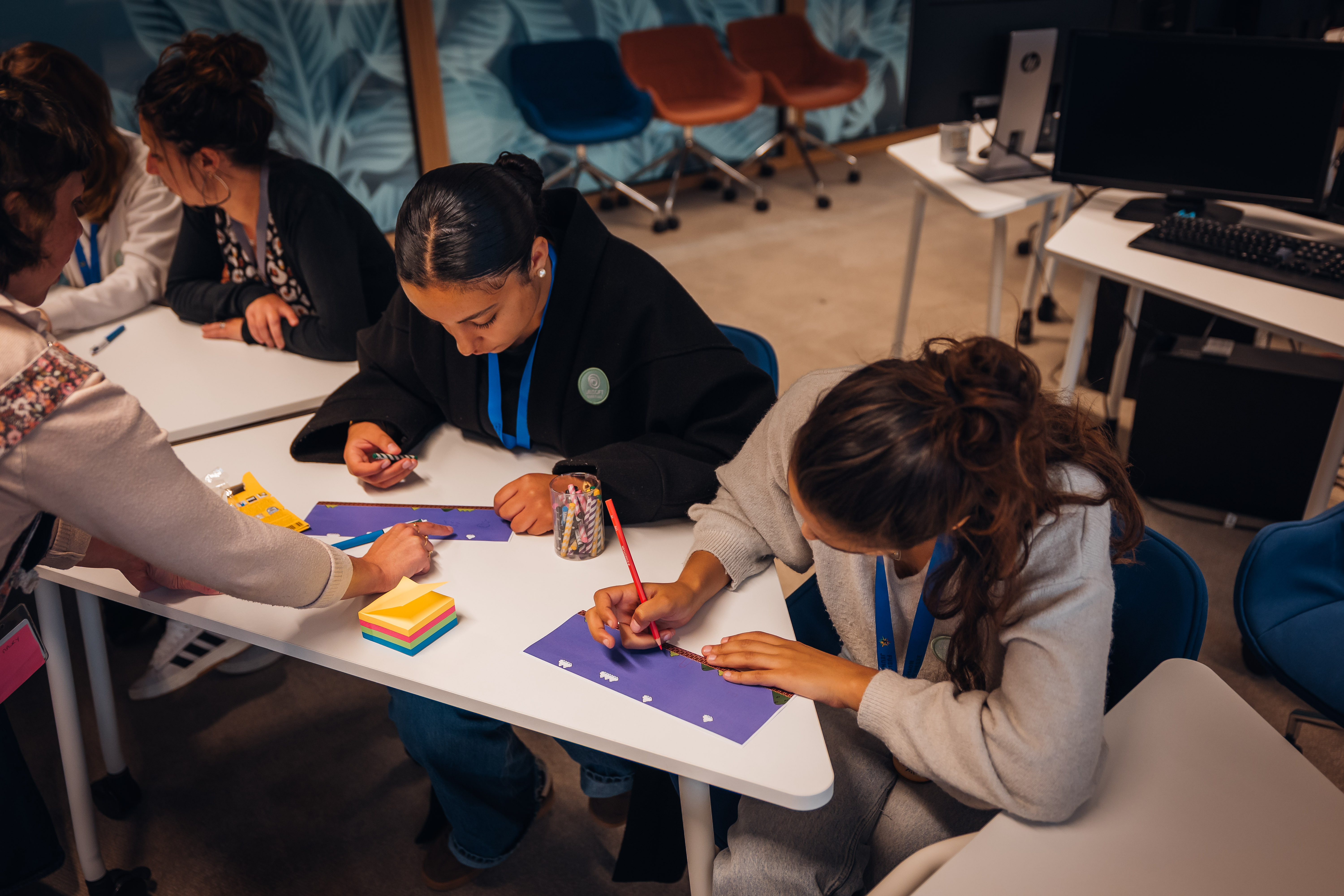 Atelier de dessin avec Fusion Jeunesse. Crédit : Fusion Jeunesse
