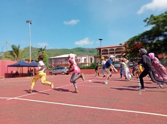 L’association PLAY International propose des séances sportives thérapeutiques aux enfants et adolescents.
