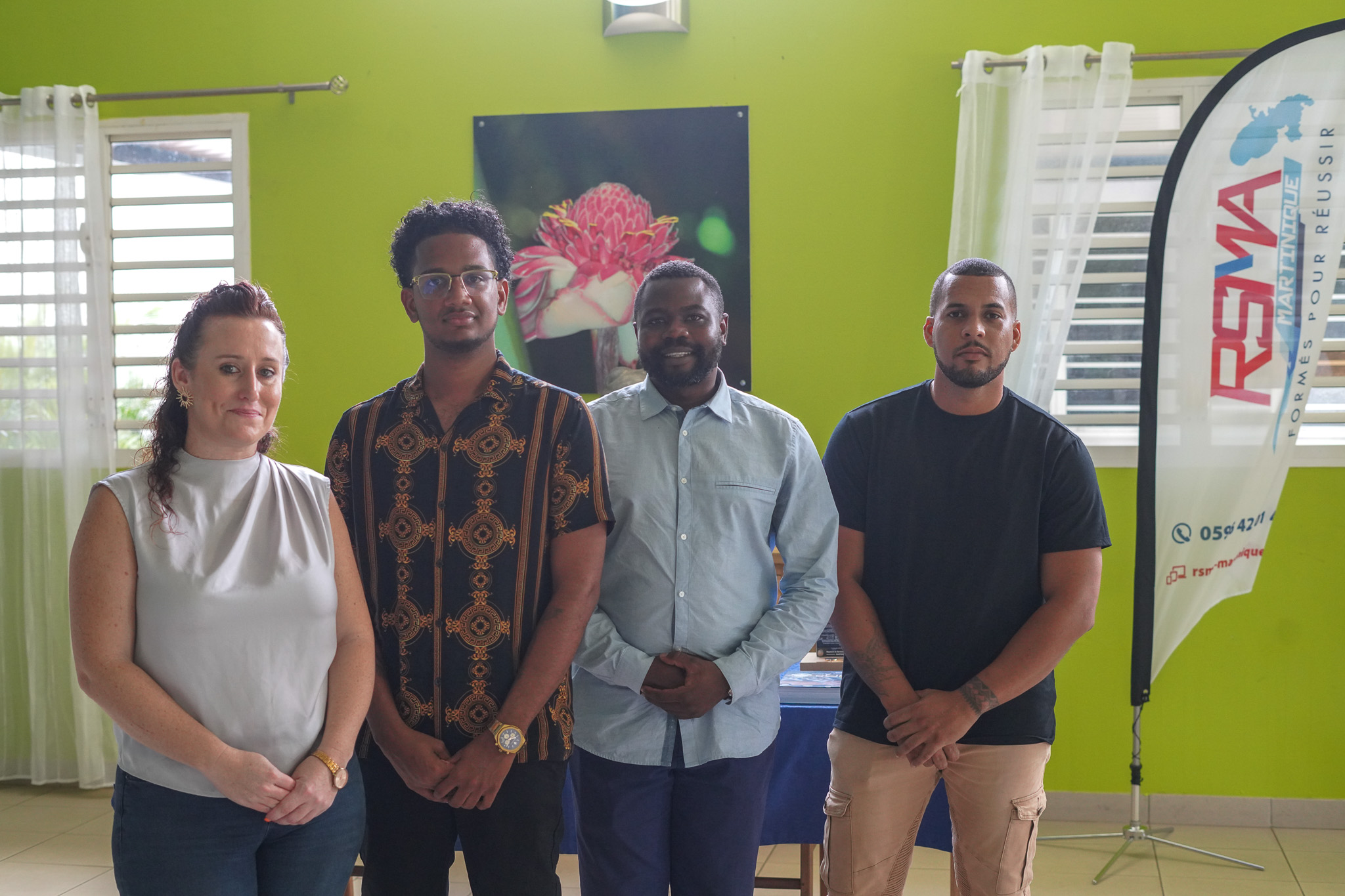 De gauche à droite : Sophie Bertogli, Lucas Futol, Dereck Longfort et Ronny Regy lors de la cérémonie de remise au Régiment du Service Militaire Adapté, le 10 juin 2025