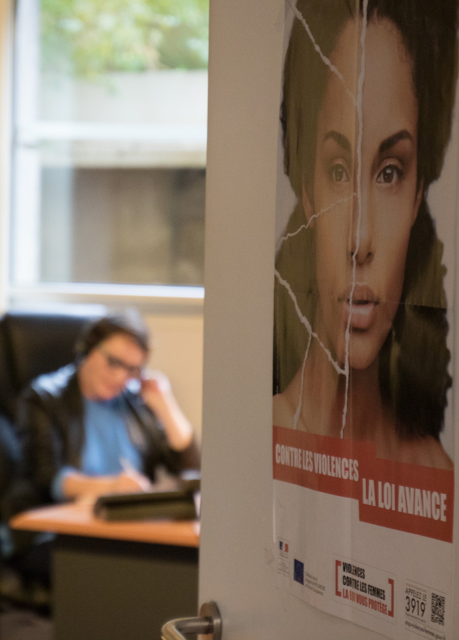 Les équipes qui accompagnent les femmes sont pluridisciplinaires : psychologues, assistantes sociales, éducatrices, conseillères en économie sociale et familiale, toutes les professions sanitaires et sociales sont représentées.