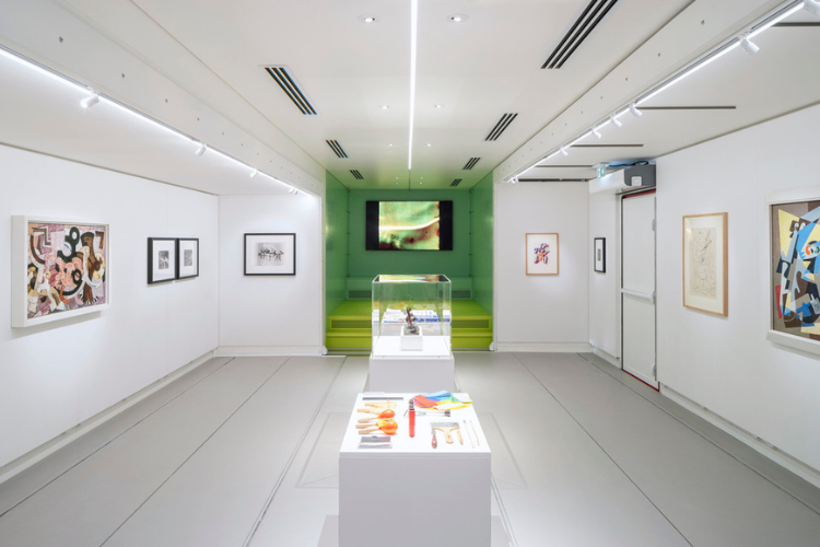 À l'intérieur du MuMo, sont présentées des oeuvres issues de la collection du Centre Pompidou.