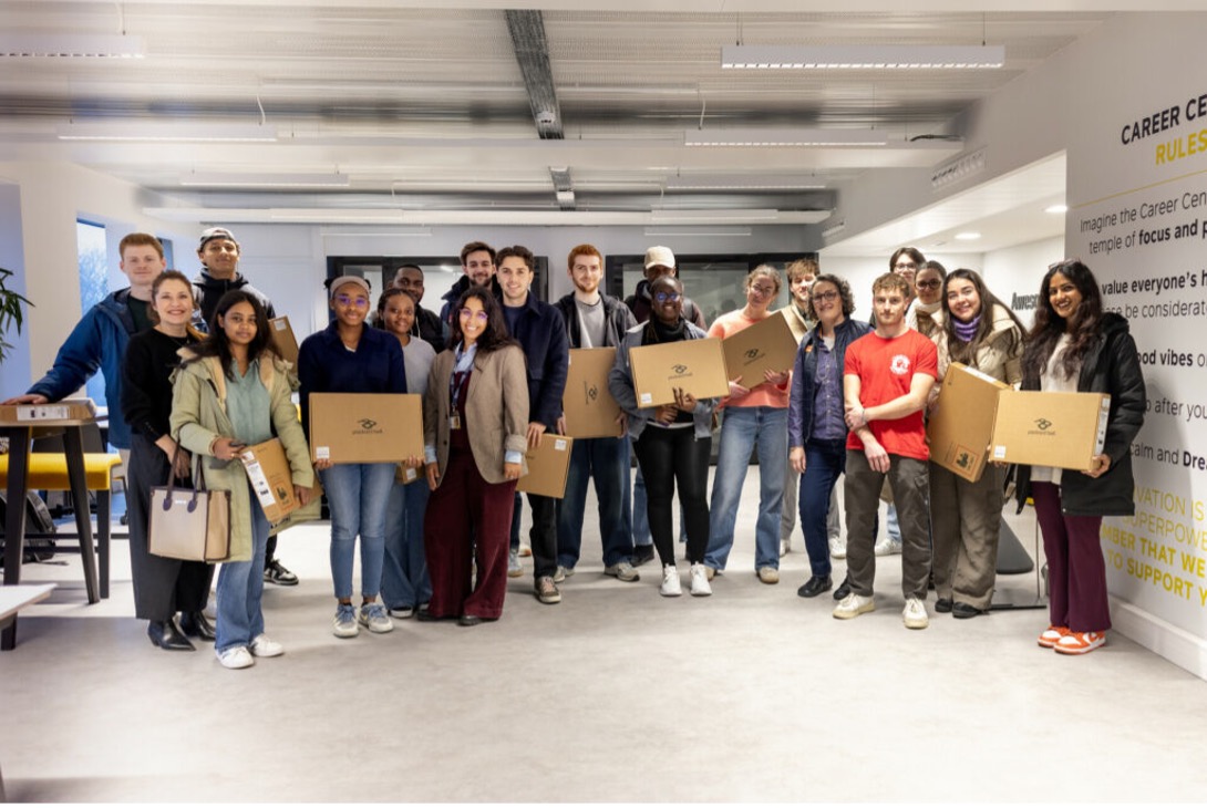 Remise des dons d’ordinateurs de la Fondation Boulanger et L’Oréal