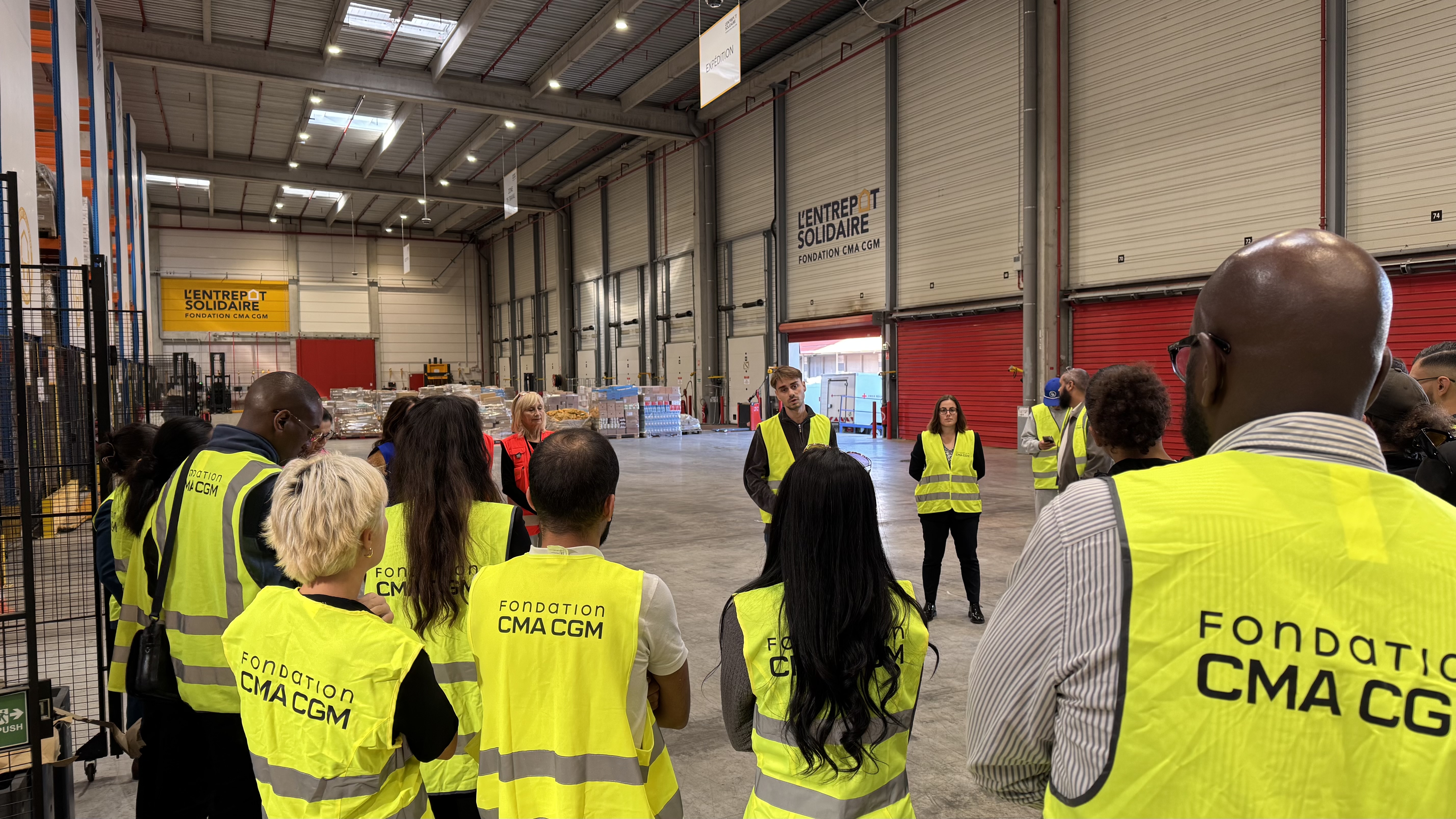Les Déterminés visitent l'Entrepôt Solidaire de la Fondation CMA CGM
