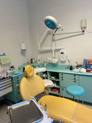 Un cabinet de dentiste est installé au sein des locaux de Provence Verte Solidarités