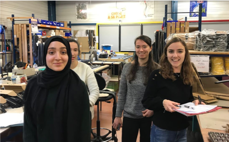 L’équipe d’étudiants de l’Institut polytechnique de Grenoble dans les ateliers de l’EA Annonay.