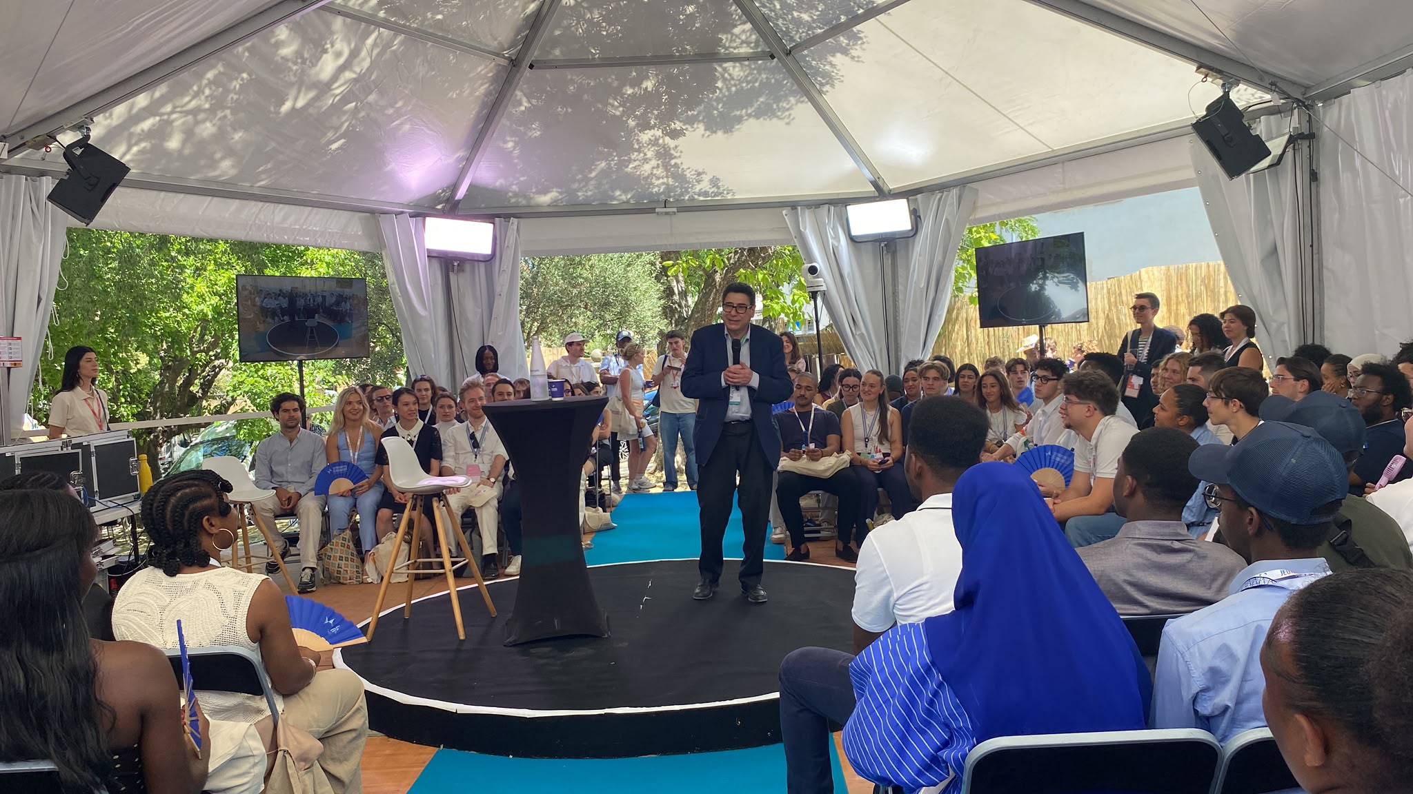 Philippe Aghion devant la promotion Jeunesse des REAIX