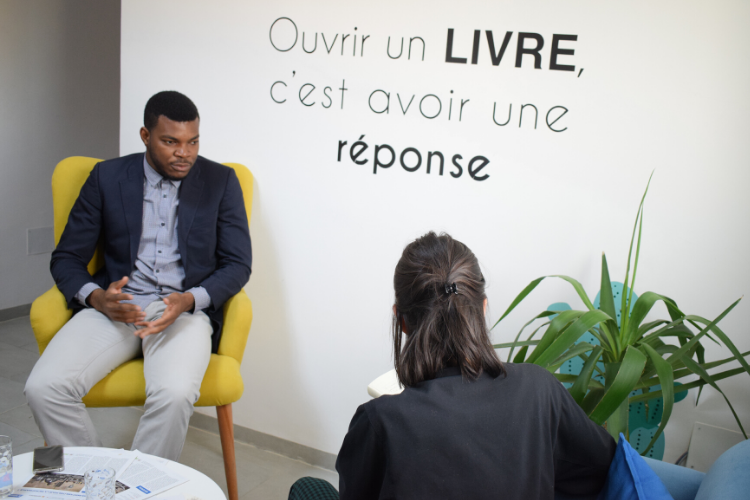 Interview avec Paul Laurent Nyobe Lipot, co-fondateur de l'incubateur Kufanya, destiné aux migrant·e·s. Crédit photo : Lab'ESS.