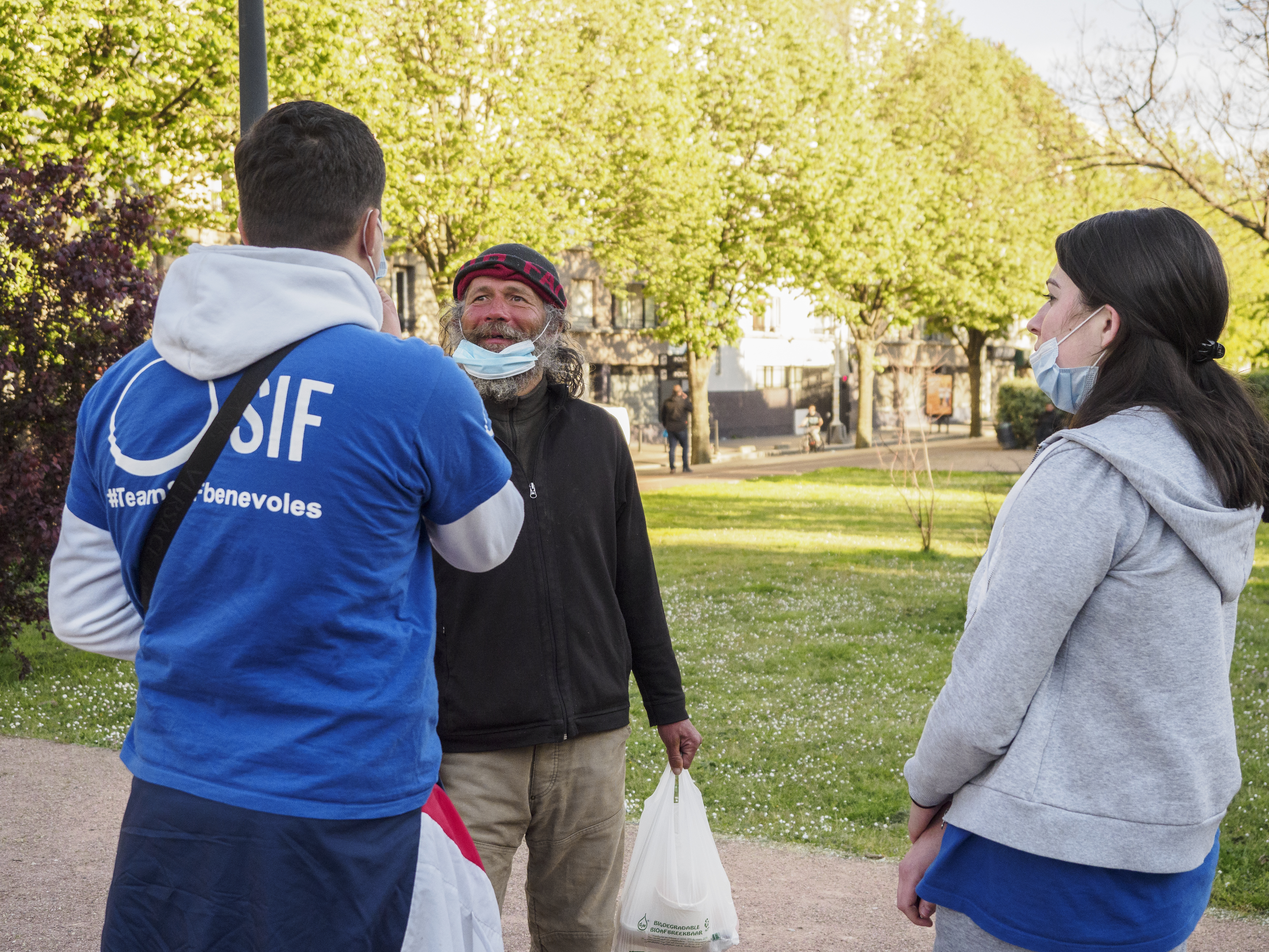 Les maraudes sociales et alimentaires du SIF sont voués à apporter du soutien aux personnes sans-abri, et/ou sans domicile fixe