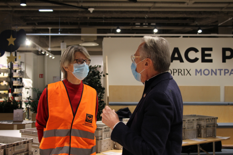 Le président de la Fédération Française des Banques Alimentaires, Claude Baland, était présent pour le lancement de la collecte nationale. Crédit photo : Carenews.