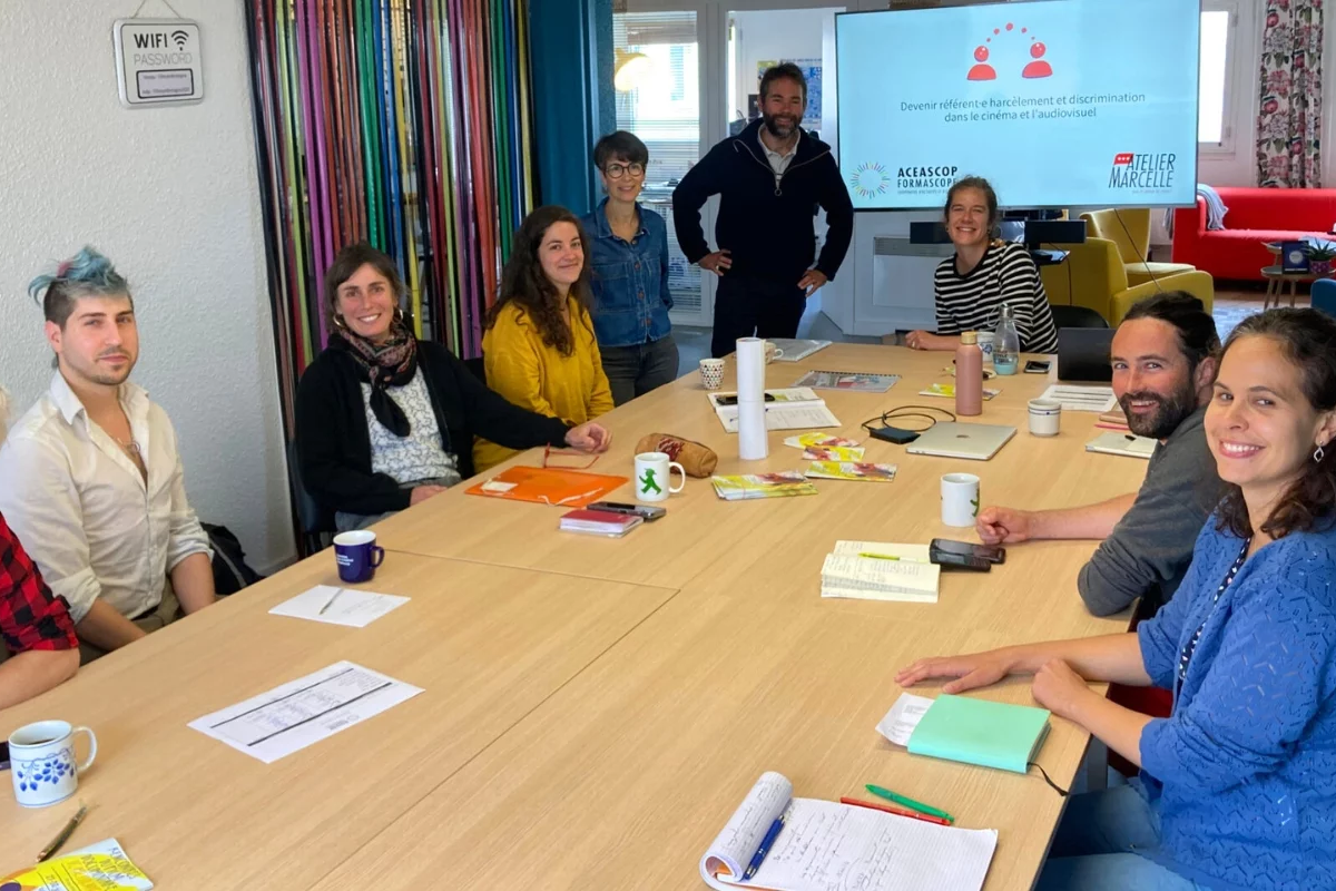 Depuis Juin 2024, Films en Bretagne accueille la formation « Devenir référent·es harcèlement et discrimination dans le cinéma et l’audiovisuel » délivrée par l’Atelier Marcelle.