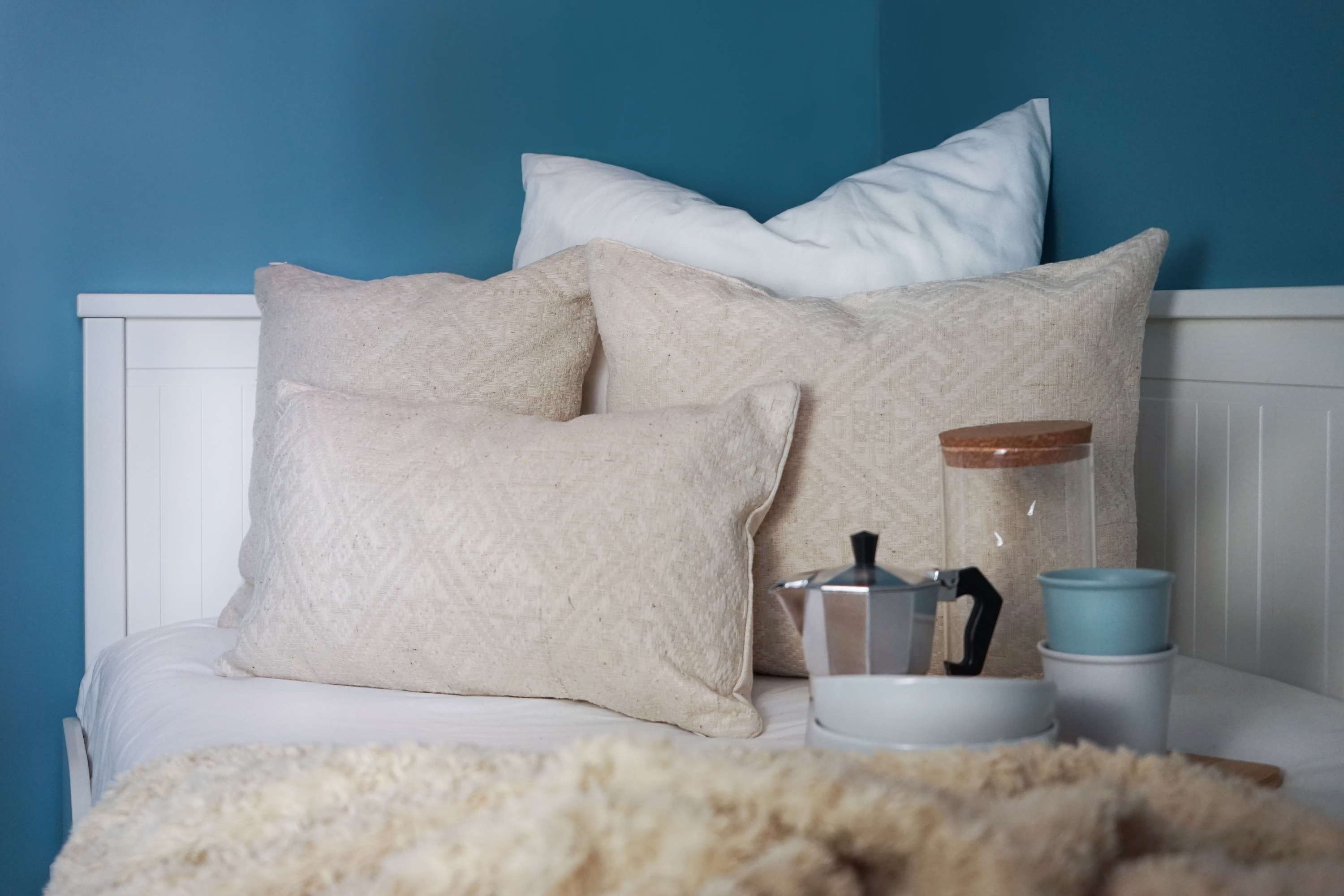 Coussin blanc de la collection Dokmai