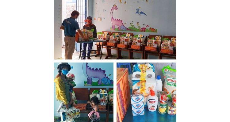 Distribution de produits essentiels à 30 familles vulnérables d'Ho Chi Minh Ville