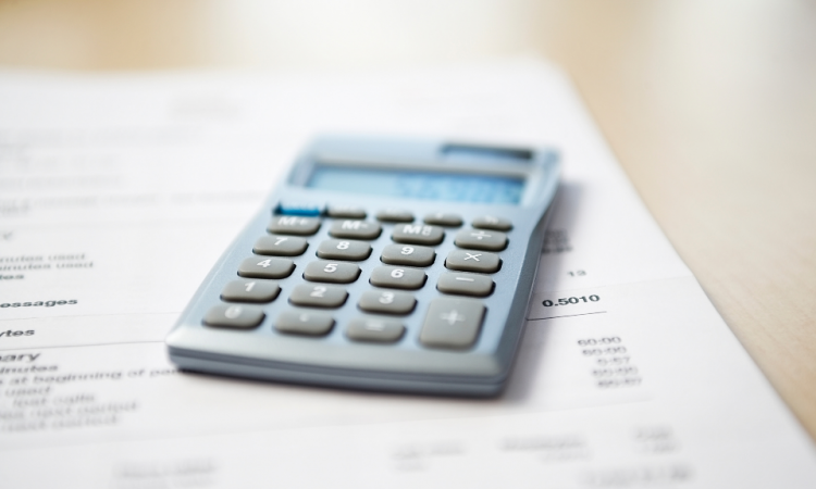 Image d'une calculatrice sur une facture