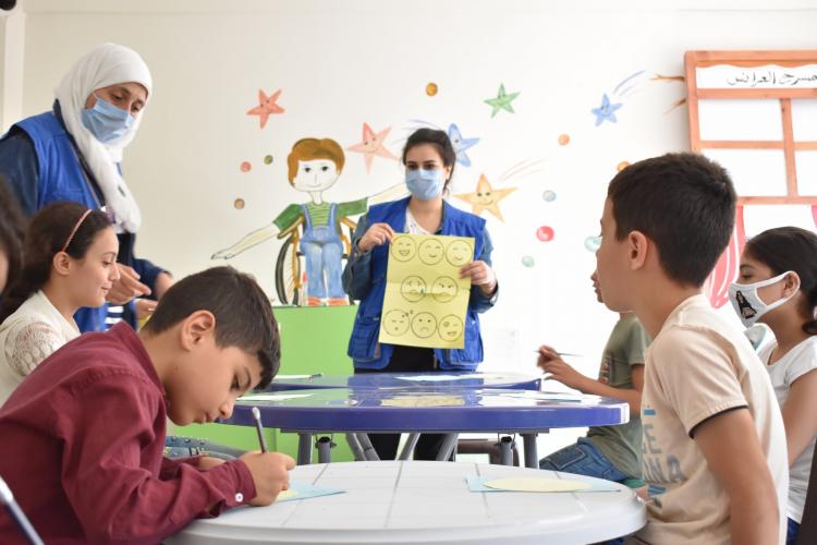 En duo avec l'UNICEF, le SIF agit auprès de 9000 enfants en Syrie pour, notamment, assurer la continuité de leur éducation, voire même les réintégrer au système scolaire (copyright photo : SIF)