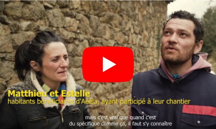 Estelle et Mathieu ont pu rénover la toiture de leur cuisine en auto-réhabilitation accompagnée, grâce au soutien d'Énergie Solidaire