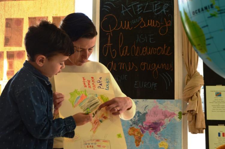 Atelier parents-enfants à Môm'Frenay "Qui suis-je ? A la découverte de mes origines"