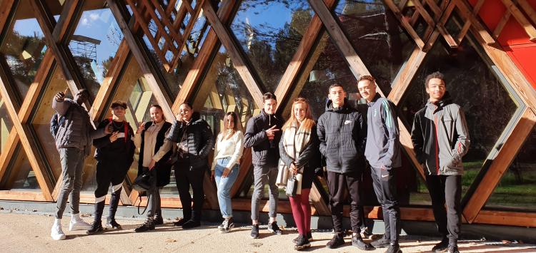 Copyright Acteurs - "La promo des jeunes du Service Civique Combiné Montpellier pour la journée d'intégration au Domaine d'O à Montpellier".