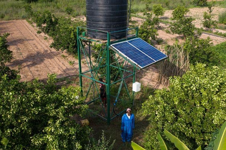 L’accès à l’électricité en faveur du développement économique : le projet CASELEC de la Fondem. Crédit photo : Cyril le Tourneur d'Ison.