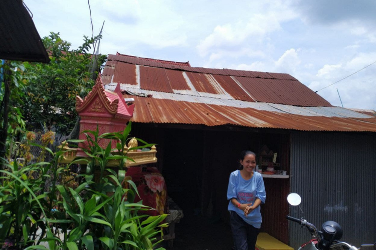 Planète Enfants & Développement : rénovation de maisons dans les bidonvilles au Cambodge