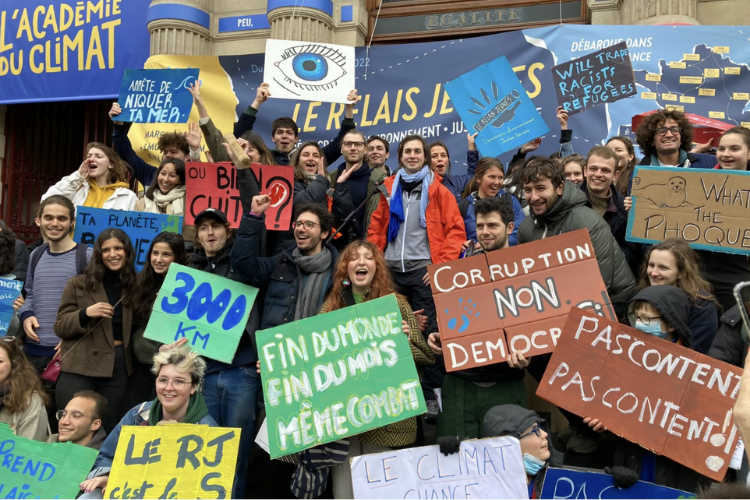 Le départ du Relais Jeunes a eu lieu à l'Académie du Climat à Paris le 20 février. Crédit photo : Le Relais Jeunes.