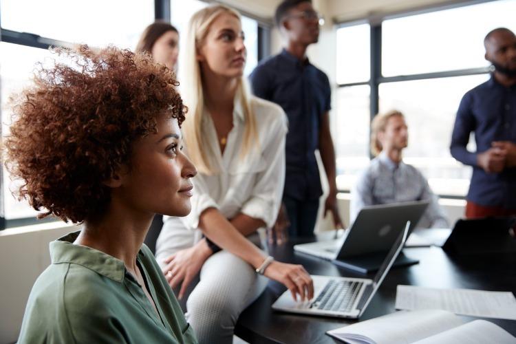 La quête de sens explique-t-elle la grande démission ? Crédit : iStock.