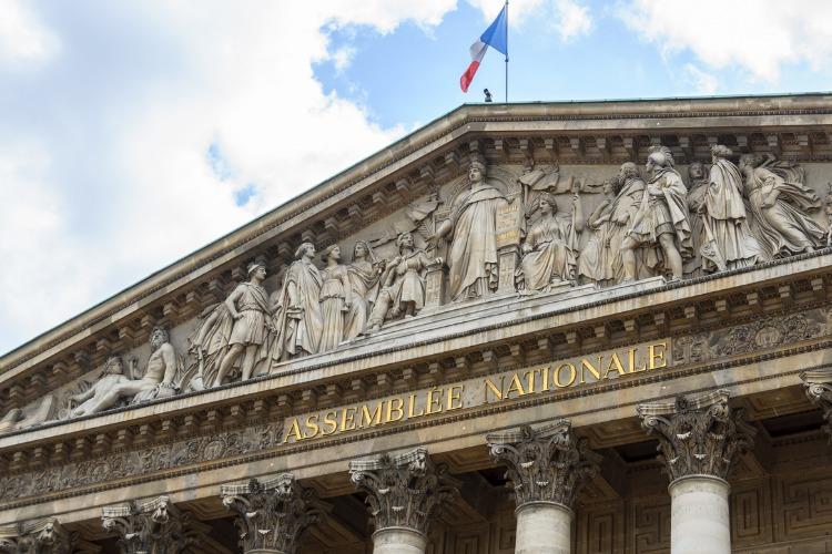 49-3, réforme des retraites, la vie politique a besoin de plus de démocratie participative. Crédit : iStock