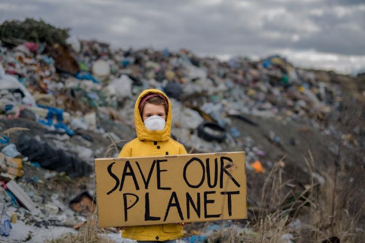 La 3e session de négociations sur la pollution plastique n'a pas permis les avancées souhaitées par les ONG, malgré l'urgence du problème. Crédit photo : Halfpoint.