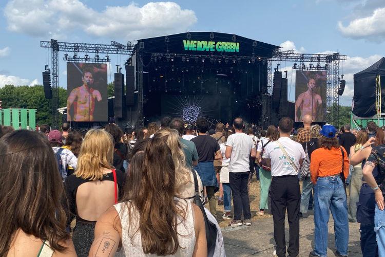 We Love Green accueillait cette année des têtes d'affiche comme Theodora, Kavinsky, et ici Lucky Love. Crédit : Carenews.