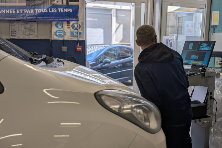 Garage solidaire Auto bleue : accompagner sur la route de la réinsertion