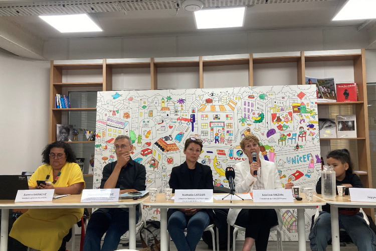 Des acteurs associatifs étaient réunis le 28 août pour présenter le baromètre. Crédit : Carenews