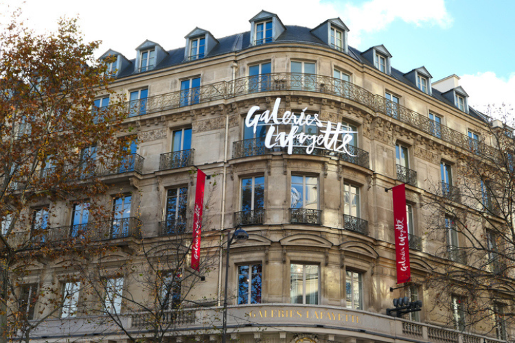 Shein prévoit d'ouvrir des boutiques dans les magasins Galeries Lafayette de Digeon, Reims, Angers, Limoges et Grenoble. Crédit : iStock