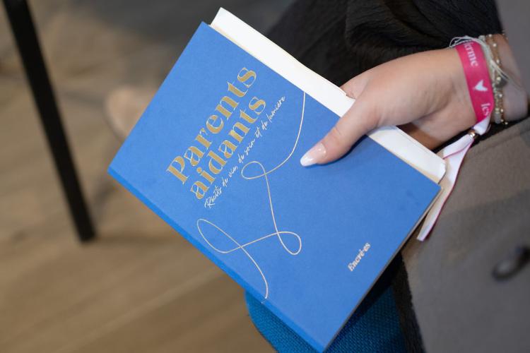 « Parents aidants » : quand les récits intimes deviennent une parole collective