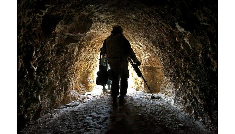 Un soldat au service du bien: Haji Aziz, démineur en Afghanistan