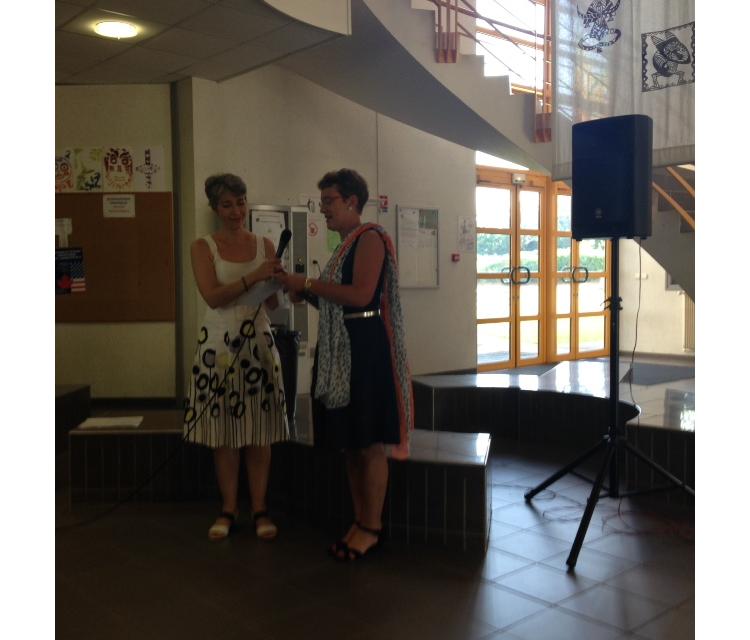 Remise de chèque par l’Institution Jeanne d’Arc