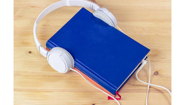 Plus de 35 000 livres audio à la Médiathèque Valentin Haüy !