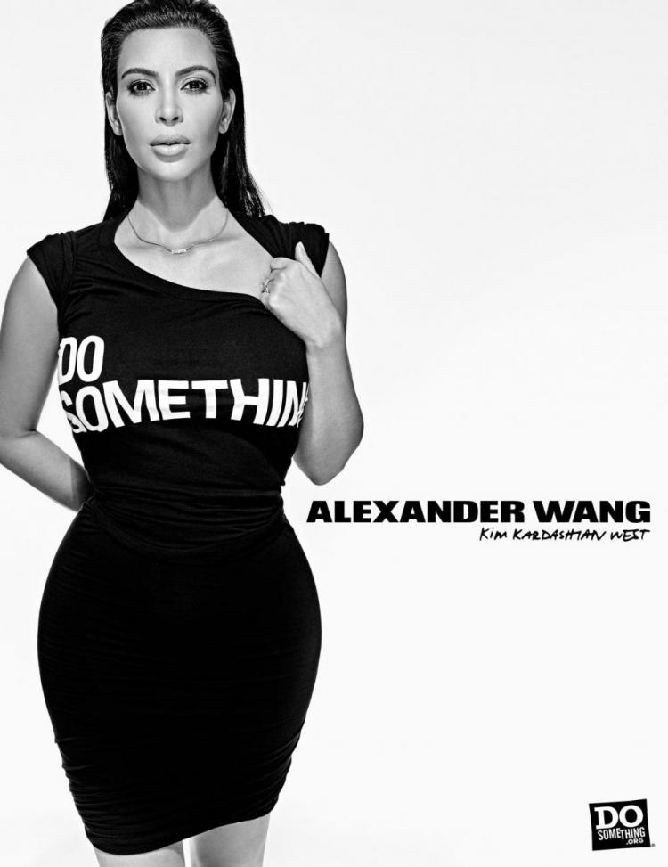 Alexander Wang soutient l'association DoSomething avec un produit-partage
