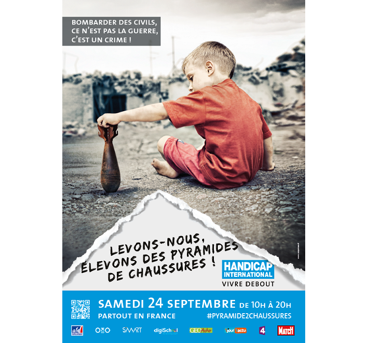 Handicap International : devenez bénévole pour la Pyramide de chaussures de Lyon