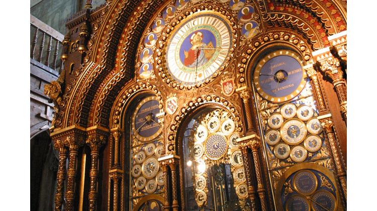 Un coup d'éclat pour l'horloge astronomique de la Cathédrale de Beauvais