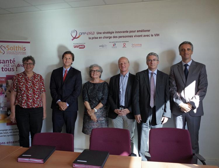 UNITAID prolonge pour 3 ans le projet OPP-ERA d'accès à la charge virale