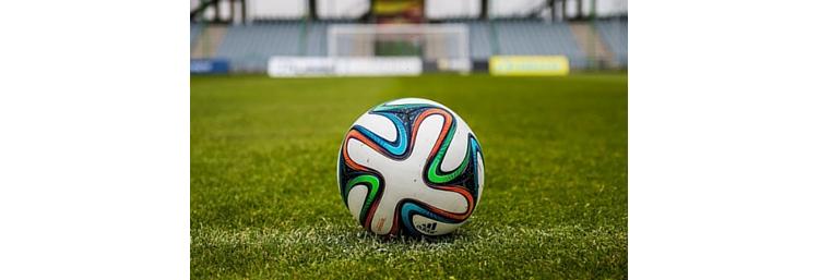 Commentez la finale de l'Euro 2016 aux côtés de Smaïl Bouabdellah avec Sharitic