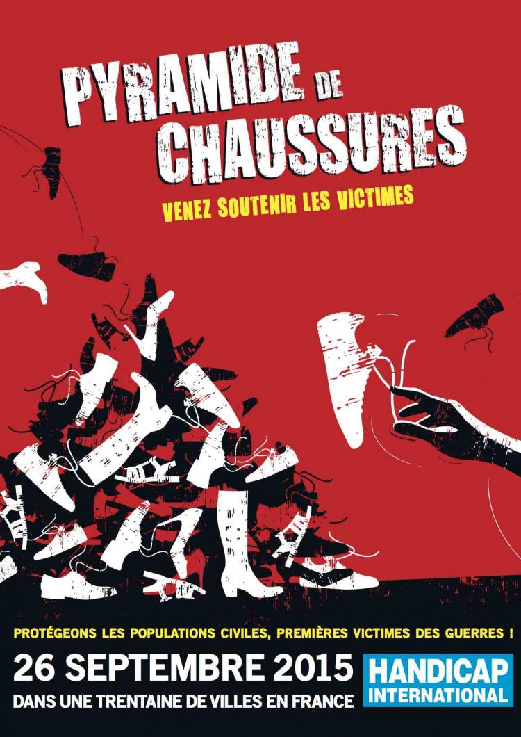 Handicap International : combat contre les mines et pyramides de chaussures