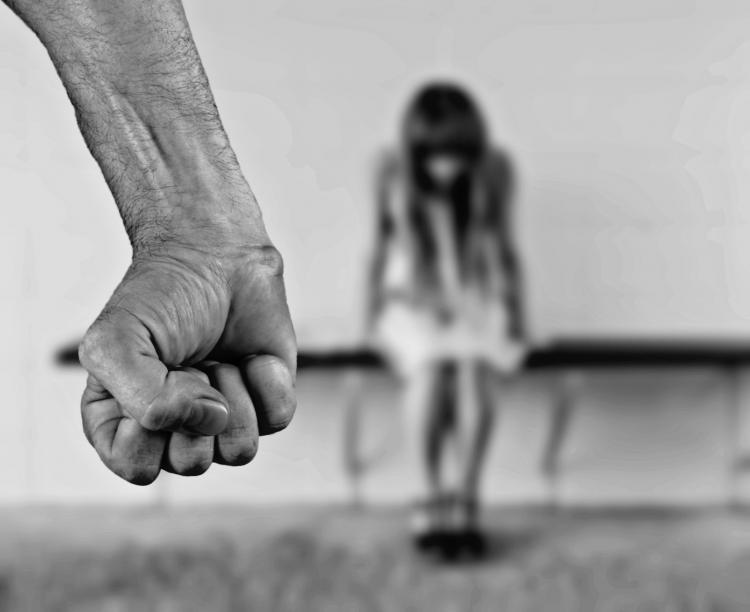 En avant toute(s) : un site pour parler des violences aux jeunes !