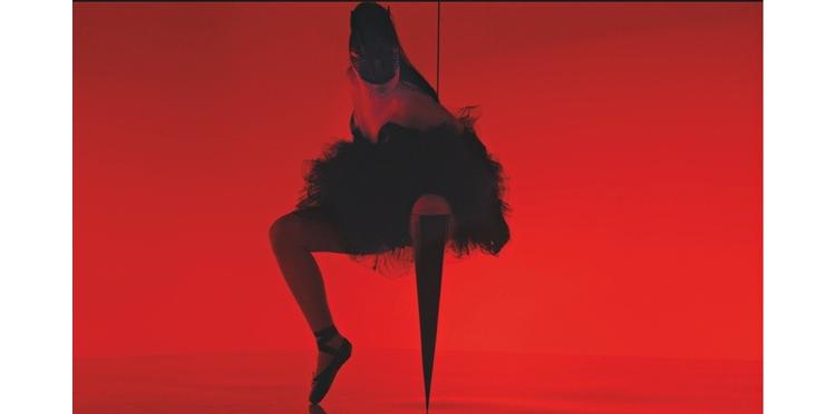 Viktoria Modesta : amputée et chanteuse pop, c'est possible