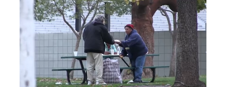 [Vidéo] L'entraide et la générosité d'un sans-abri