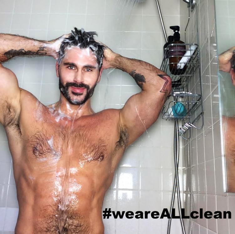 Le hashtag #weareALLclean fait le tour de la toile contre le SIDA