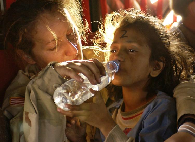 Des "kits de dignité" de l'ONG Solidarités International pour les réfugiés