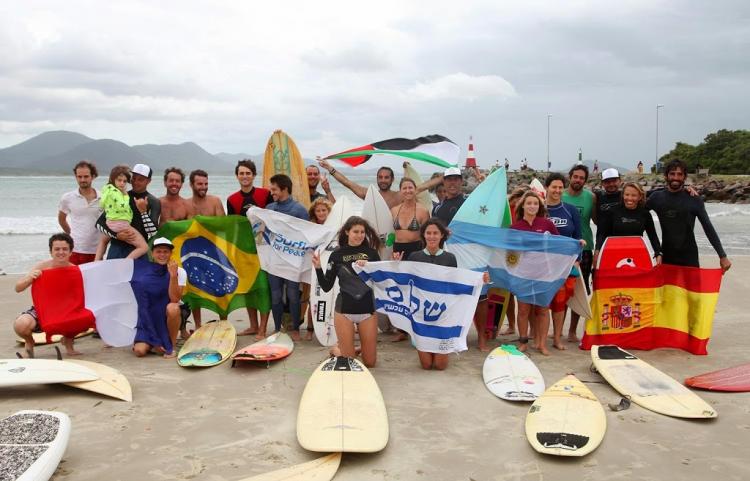 L'association Surfer Pour la Paix réunit des jeunes Gazaouis et Israéliens