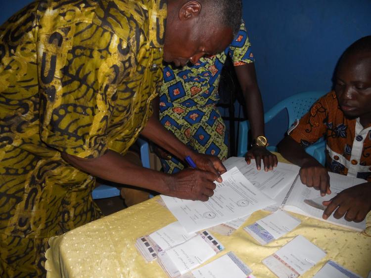 Distribution de microcrédits au Togo