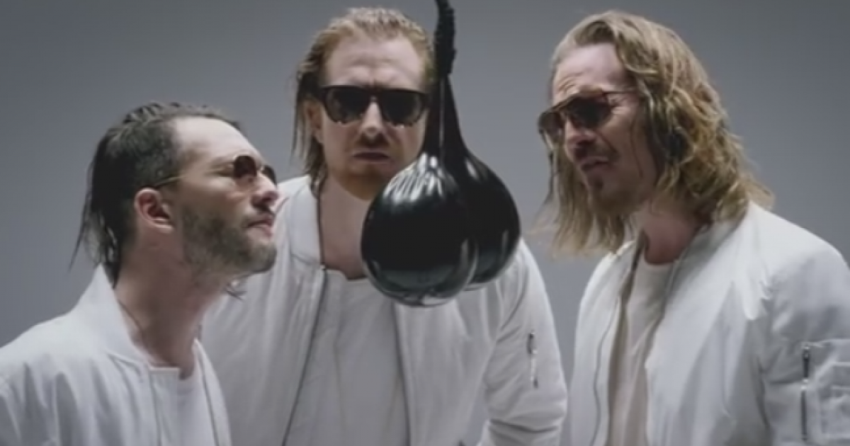 Mercredi En Images Lutter Contre Le Cancer Des Testicules Avec Humour Carenews Pro